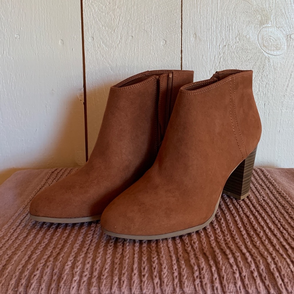 Chestnut Old Navy Heeled Booties